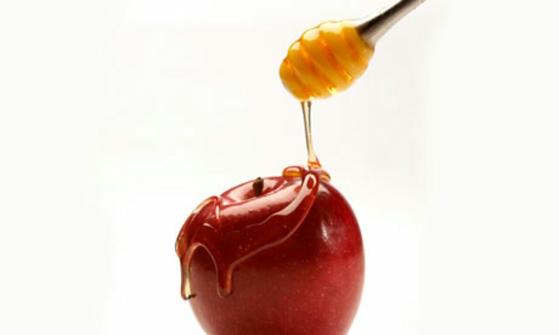 Apples And Honey Png - Dipping Apple In Honey. : P, Transparent background PNG HD thumbnail