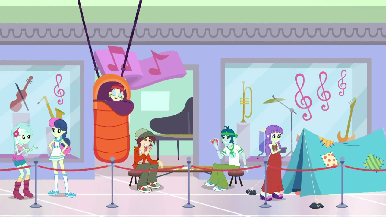 Chs Students Waiting In Line At The Mall Egds2.png - At The Mall, Transparent background PNG HD thumbnail