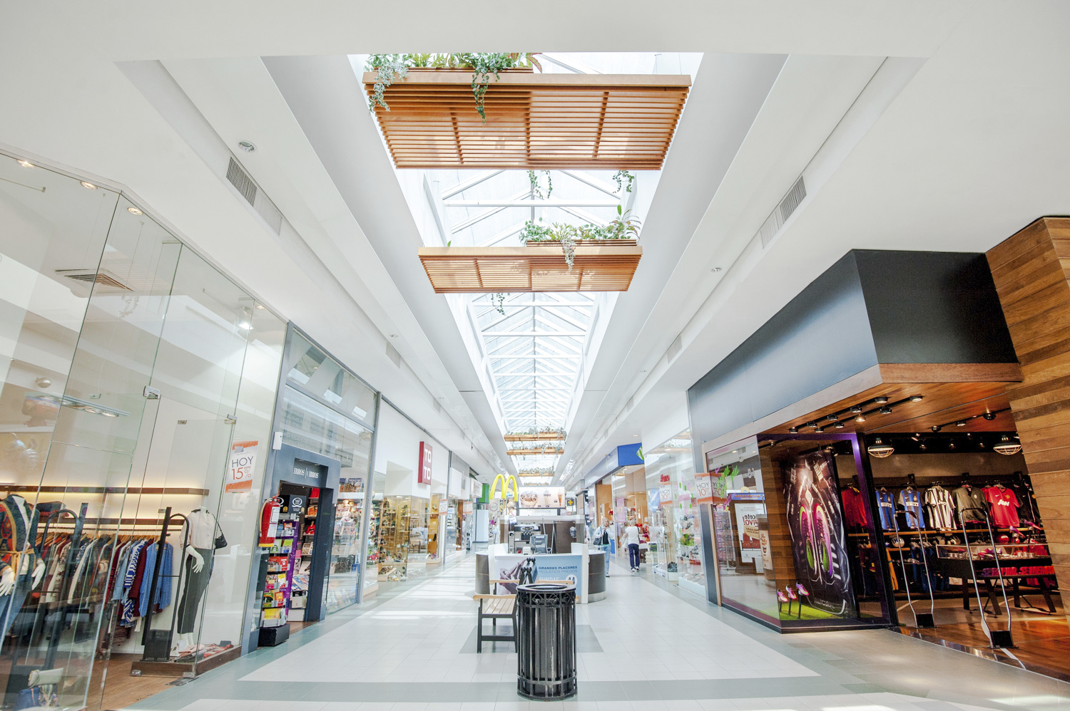 There Are Many Places For Shopping But Shopping At Shopping Malls Gives A Different Experience. - At The Mall, Transparent background PNG HD thumbnail