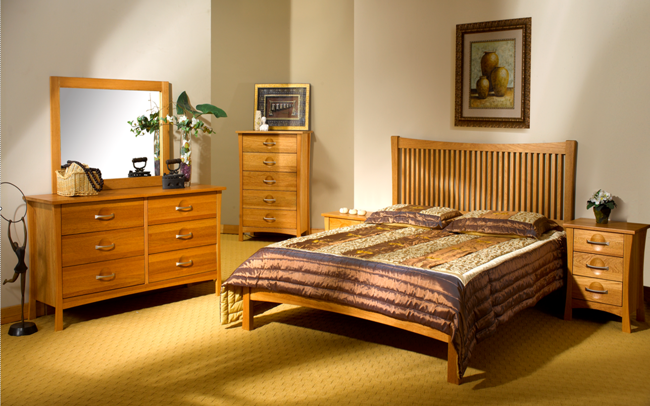 IRELAND EASTERN KING BED WITH