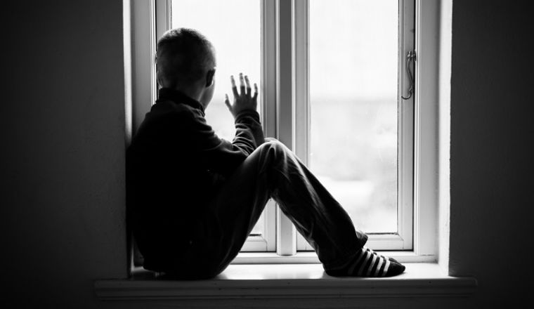 Boy Looking Out Window Png - Black And White Photo Of Young Boy Looking Out A Window., Transparent background PNG HD thumbnail