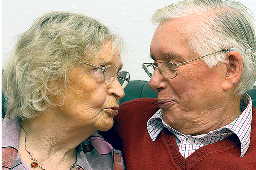 Seit 65 Jahren Ein Paar: Anneliese Und Gerhard Bauch. - Ehepaar Hochzeit, Transparent background PNG HD thumbnail