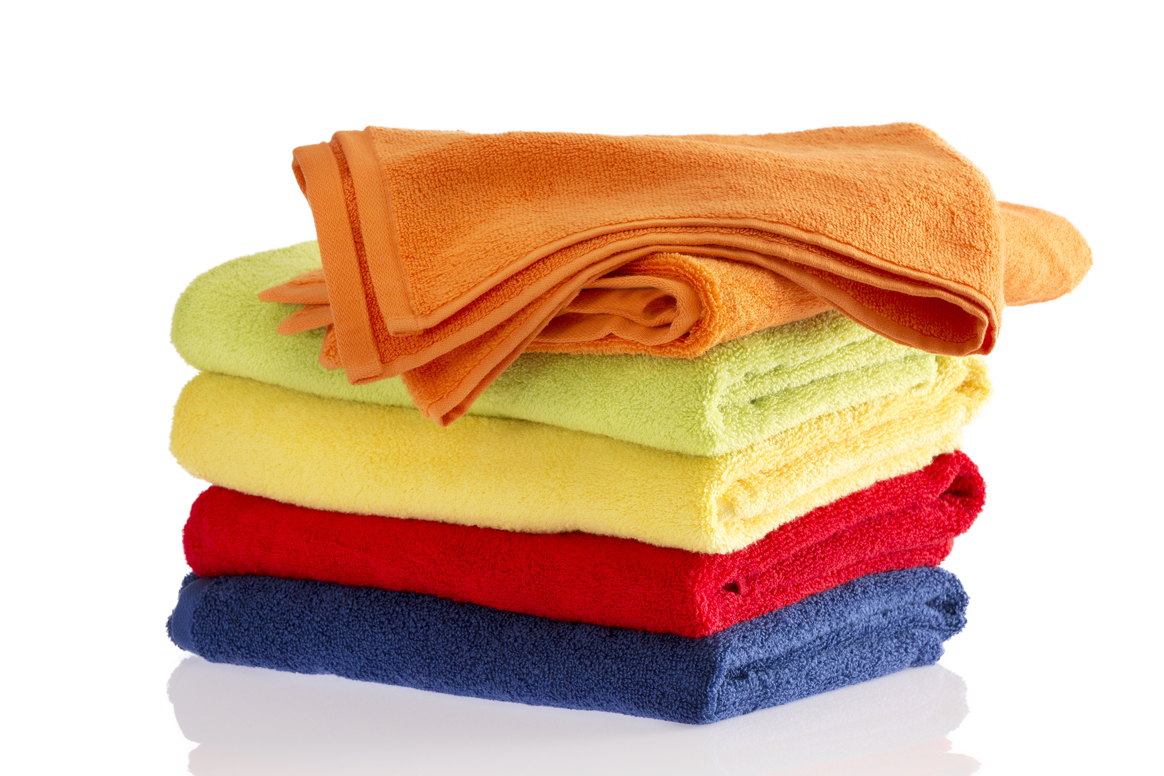 Folded-clothes-and-detergent 
