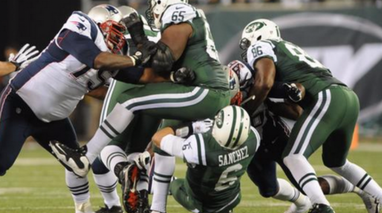 New England Patriots Taunt New York Jets On Twitter With U0027Butt Fumbleu0027 Photo | Si Pluspng.com - Football Fumble, Transparent background PNG HD thumbnail