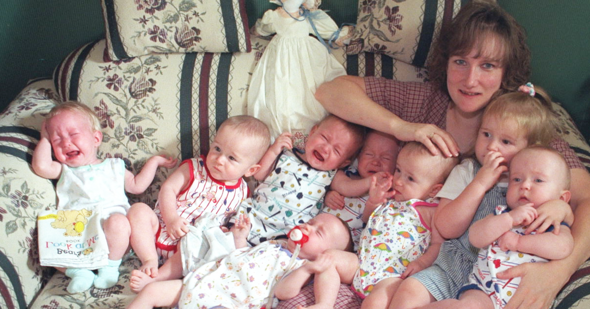 Years Back In 1997, A Lady With The Name Bobbi Mccaughey Made A History By Giving Birth To 7 Children At Once At The Age Of 29. - Giving Birth, Transparent background PNG HD thumbnail