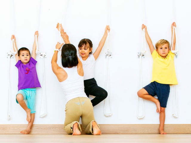 10 Kids Yoga Classes In Singapore - Kids Playing Catch, Transparent background PNG HD thumbnail