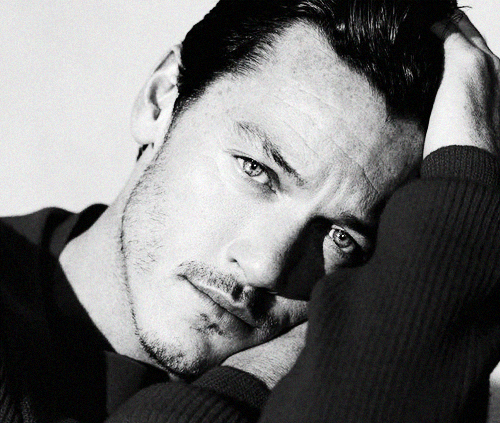 288 Images About Luke Evans On We Heart It | See More About Luke Evans, Actor And Dracula Untold - Luke Evans, Transparent background PNG HD thumbnail