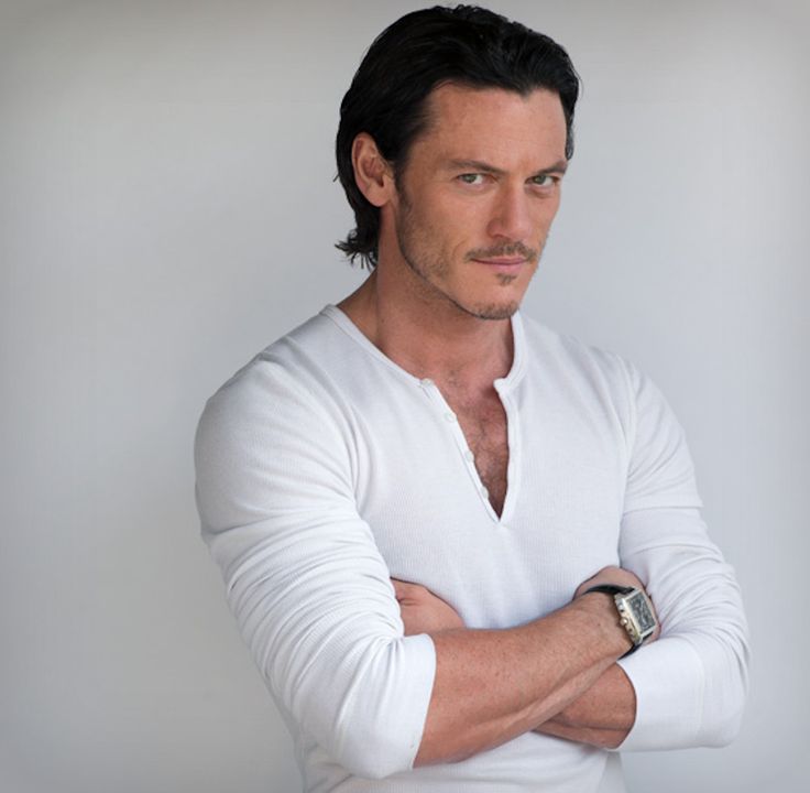 288 images about Luke Evans o