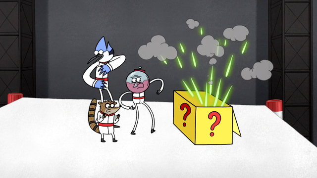 File:s4E20.278 The Mystery Box Presenting The Mystery Prize.png - Mystery Prize, Transparent background PNG HD thumbnail