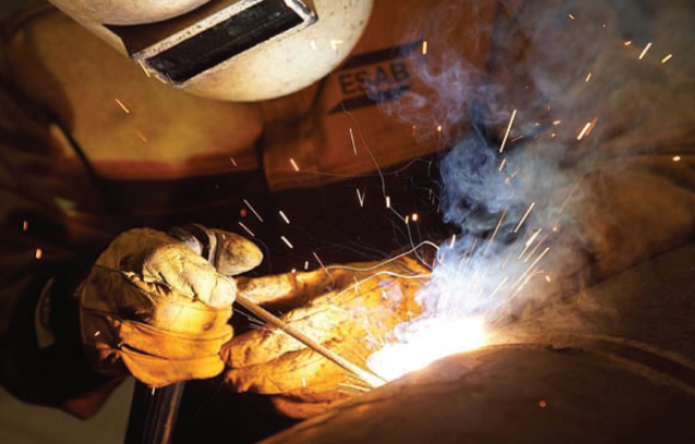 Stick Welding Is Still Prevalent In The Pipeline Industry (Image Courtesy Of Esab) - Pipe Welding, Transparent background PNG HD thumbnail