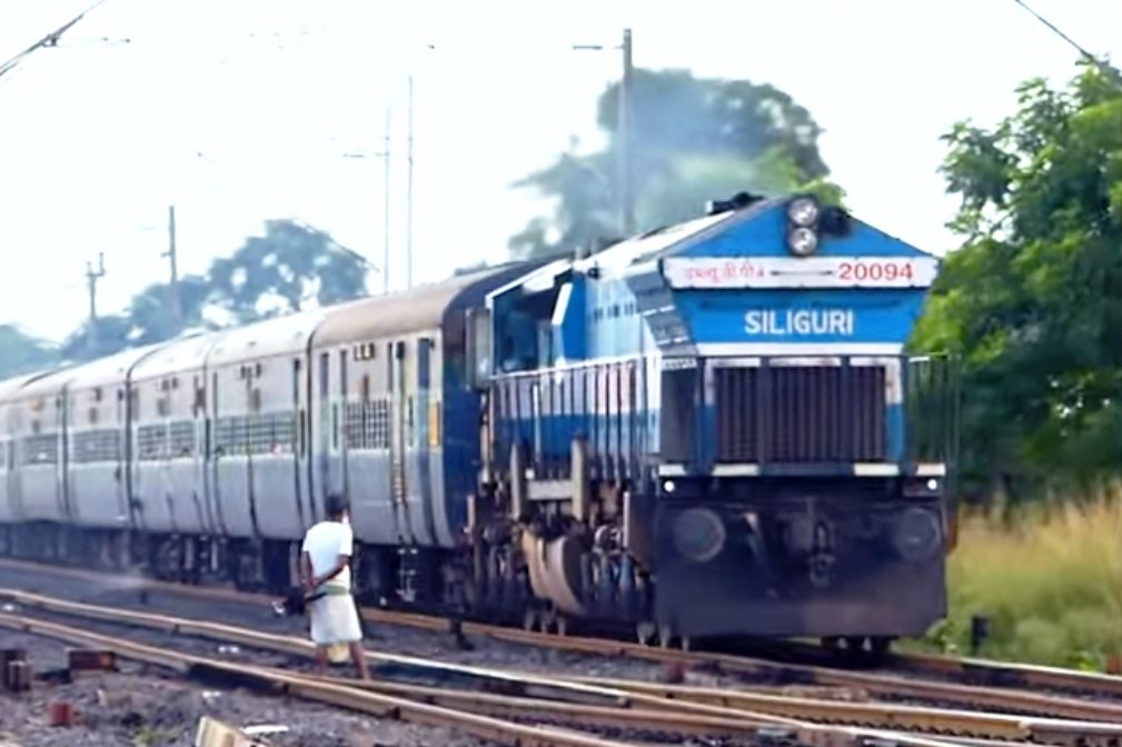 Sweetest Trains : Indian Railways City Of Joy Calcutta - Train, Transparent background PNG HD thumbnail