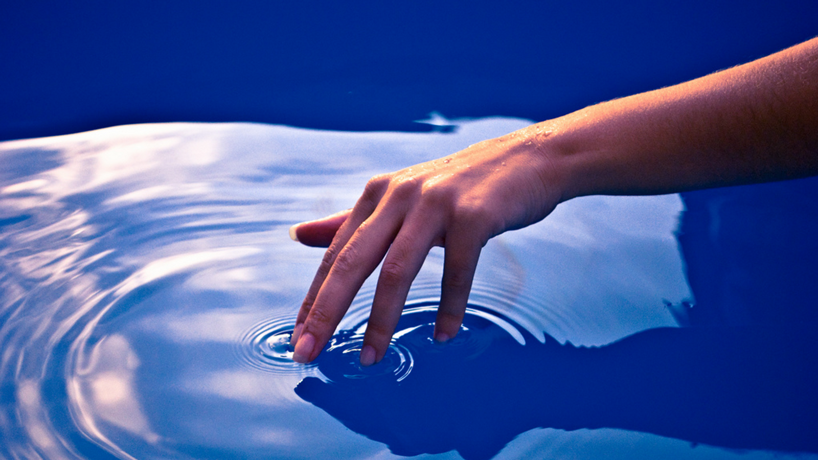 Hand Touching Water Hd.png (1600×900) - Sense Of Touch, Transparent background PNG HD thumbnail