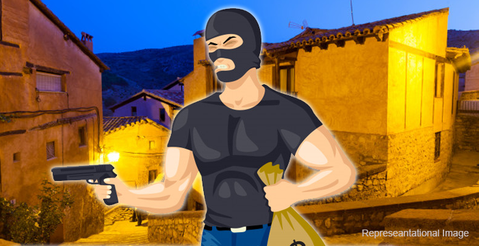 Bengaluru: 2 Brothers Fight Off 5 Armed Robbers Who Break Into House   Ntd India - Two Brothers Fighting, Transparent background PNG HD thumbnail